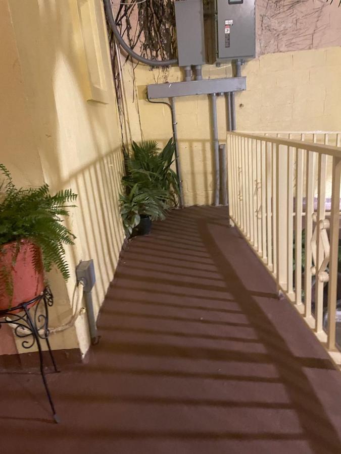 Midtown Guest House Шарлот Амали Екстериор снимка